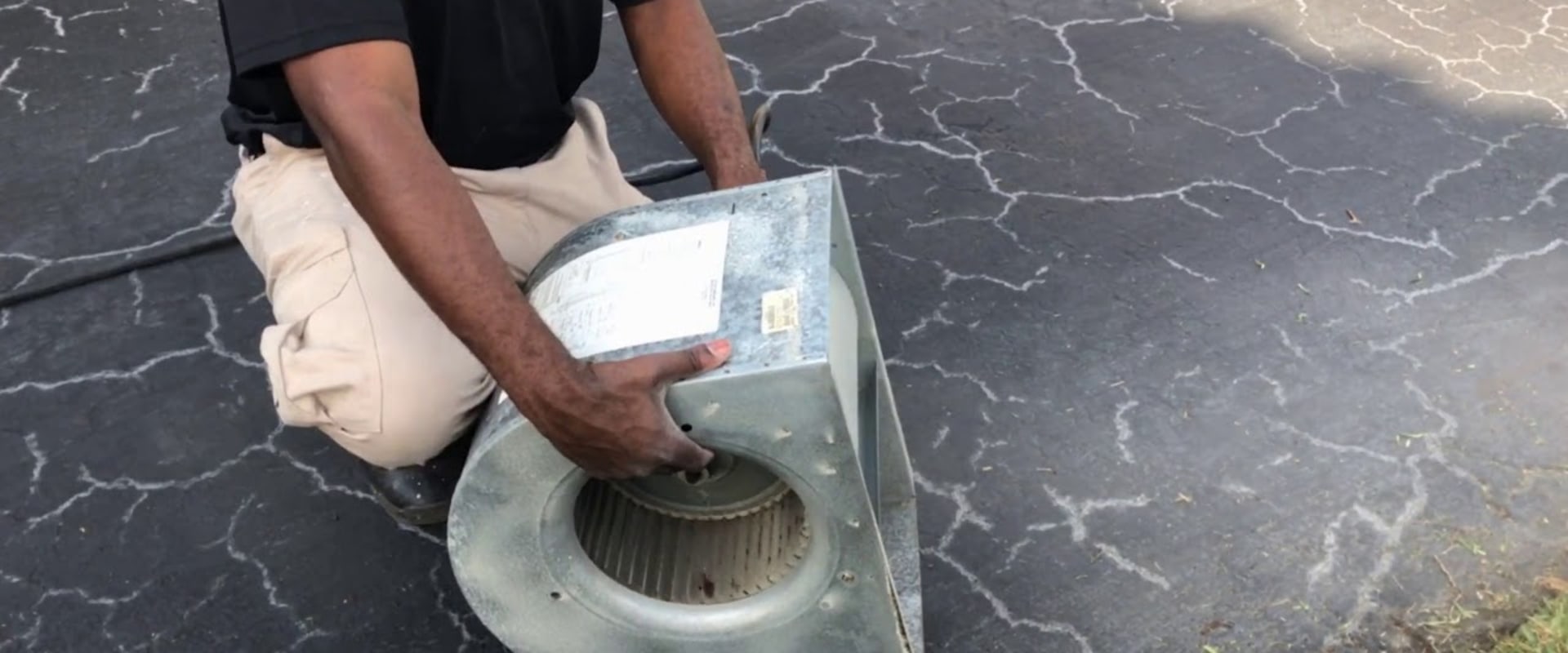 Finding Qualified Contractors for Duct Sealing Services in Miami-Dade County, FL